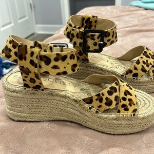 Leopard sandals, size 7